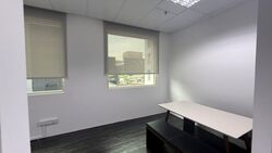 BURLINGTON SQUARE (D7), Office #562512081